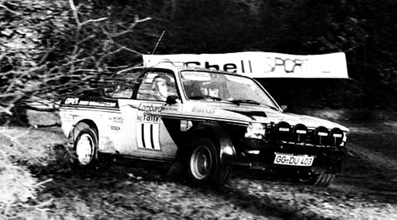 Walter Röhrl - Jochen Berger
25º Lombard RAC Rally 1976. Opel Kadett GT/E 16V (GG-DU 403). Abandonó por el eje trasero.

Del 27 al 30 de Noviembre, Bath, Inglaterra.
Superficie: tierra.

El Rally tenia un total de 3248 km de los que 504 km divididos en 76 tramos eran especiales, (6 de ellos fueron cancelados, SS2 Speech House, km? SS34 Greystoke, km? SS37 cancelada antes del inicio, km? SS41 Egdon, km? y SS42 Anglebury, km?).

Tomaron la salida 200 equipos, finalizaron 71.@
Palabras clave: Walter_Röhrl;Opel;Kadett;GT/E;Gran_Bretaña;RAC_Rally;1976
