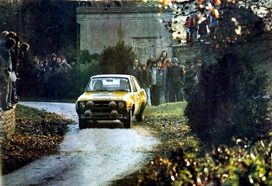 Russell Brookes - John Brown
25º Lombard RAC Rally 1976. Ford Escort RS 1800 MKII (HHJ 702N). Abandonó por la junta de culata en SS23 Hamsterley 2.

Del 27 al 30 de Noviembre, Bath, Inglaterra.
Superficie: tierra.

El Rally tenia un total de 3248 km de los que 504 km divididos en 76 tramos eran especiales, (6 de ellos fueron cancelados, SS2 Speech House, km? SS34 Greystoke, km? SS37 cancelada antes del inicio, km? SS41 Egdon, km? y SS42 Anglebury, km?).

Tomaron la salida 200 equipos, finalizaron 71.@
Palabras clave: ;Ford;Escort;MKII;Gran_Bretaña;RAC_Rally;1976
