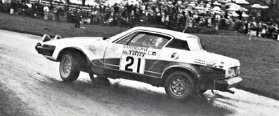Anthony (Tony) Pond - David Richards
25º Lombard RAC Rally 1976. Triumph TR7 (OOE 938R). Abandonó por la suspensión trasera en SS52 Crychan.

Del 27 al 30 de Noviembre, Bath, Inglaterra.
Superficie: tierra.

El Rally tenia un total de 3248 km de los que 504 km divididos en 76 tramos eran especiales, (6 de ellos fueron cancelados, SS2 Speech House, km? SS34 Greystoke, km? SS37 cancelada antes del inicio, km? SS41 Egdon, km? y SS42 Anglebury, km?).

Tomaron la salida 200 equipos, finalizaron 71.@
Palabras clave: Tony_Pond;Triumph;RAC_Rally;Gran_Bretaña;1976;Lombard