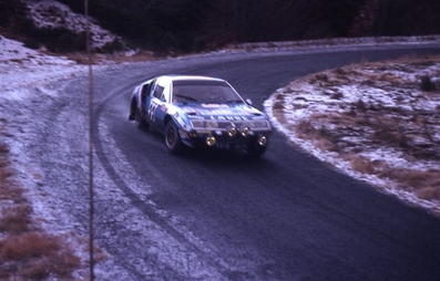 Jacques Henry - Maurice Gelin
44º Rallye Automobile de Monte-Carlo 1976. Alpine-Renault A310. Abandonó por accidente.

Del 17 al 24 de Enero, Monte-Carlo.
Superficie: asfalto - nieve.

El Rally tenia un total de 4500 km de los que 530.50 km divididos en 23 tramos eran especiales.

Se inscribieron 163 equipos, tomaron la salida 148, finalizaron 84.@
Palabras clave: Renault;Alpine;A310;Montecarlo;1976