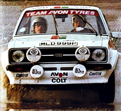 Pentti Airikkala - Mike Greasley
25º Lombard RAC Rally 1976. Ford Escort RS1800 MKII (MLD 999P). Excluido antes de SS73 Cwm-ys-gawen.
Desconocemos el motivo de la exclusión.

Del 27 al 30 de Noviembre, Bath, Inglaterra.
Superficie: tierra.

El Rally tenia un total de 3248 km de los que 504 km divididos en 76 tramos eran especiales, (6 de ellos fueron cancelados, SS2 Speech House, km? SS34 Greystoke, km? SS37 cancelada antes del inicio, km? SS41 Egdon, km? y SS42 Anglebury, km?).

Tomaron la salida 200 equipos, finalizaron 71.@
Palabras clave: ;Ford;Escort;MKII;RAC_Rally;Gran_Bretaña;1976;Lombard