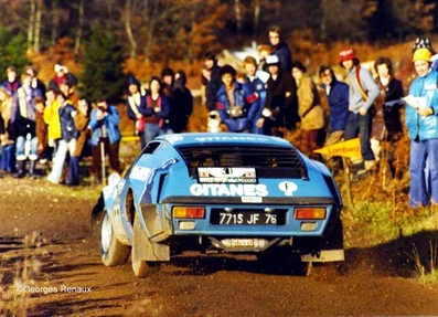 Jean Ragnotti - Jacques Jaubert
25º Lombard RAC Rally 1976. Alpine-Renault A310 (7715 JF 76). Abandonó por el diferencial del coche.

Del 27 al 30 de Noviembre, Bath, Inglaterra.
Superficie: tierra.

El Rally tenia un total de 3248 km de los que 504 km divididos en 76 tramos eran especiales, (6 de ellos fueron cancelados, SS2 Speech House, km? SS34 Greystoke, km? SS37 cancelada antes del inicio, km? SS41 Egdon, km? y SS42 Anglebury, km?).

Tomaron la salida 200 equipos, finalizaron 71.

© Georges Renaux
@@
Palabras clave: ;Renault;Alpine;RAC_Rally;Gran_Bretaña;1976