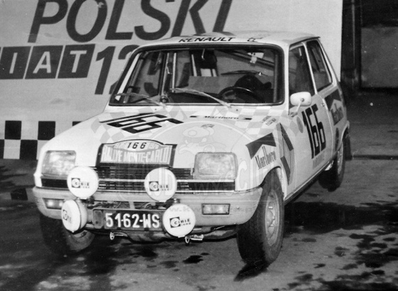 Jerzy Landsberg - Marek Muszynski
44º Rallye Automobile de Monte-Carlo 1976. Renault 5 TS (5162-WS). Abandonó.

Del 17 al 24 de Enero, Monte-Carlo.
Superficie: asfalto - nieve.

El Rally tenia un total de 4500 km de los que 530.50 km divididos en 23 tramos eran especiales.

Se inscribieron 163 equipos, tomaron la salida 148, finalizaron 84.@
Palabras clave: Renault;Montecarlo;1976