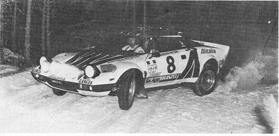 Per-Inge Walfridsson - Kjell Nilsson
26º International Swedish Rally 1976. Lancia Stratos HF (TO-L80931). Abandonó por accidente.

Del 20 al 22 de Febrero, Karlstad, Suecia.
Superficie: nieve - hielo.

El Rally tenia un total de 1620.00 km de los que 764.00 km divididos en 34 tramos eran especiales.

En total 213 equipos tomaron la salida, de los cuales 68 participaron en el WRC.
El campeonato de Suecia (202 tripulaciones) solo participó en la primera etapa.
Los campeonatos de C-Forare, Oldboys y Norska solo participaron en la segunda etapa.

Del Campeonato WRC finalizaron 28.
@
Palabras clave: Per-Inge_Walfridsson;Kjell_Nilsson;Lancia;Stratos;Suecia;1978