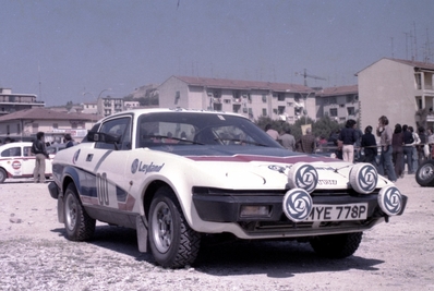 Coche 00
10º Rallye dell'Isola d'Elba 1977. Triumph TR7.

Del 21 al 23 de Abril, Portoferraio.
Superficie: asfalto - tierra.

El Rally constaba de 2 etapas y un total de 730.00 km de los que 474.80 km divididos en 38 tramos eran especiales.

Tomaron la salida 162 equipos, finalizaron 60.
Palabras clave: Elba;Triumph;1977