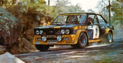 Markku Alén - Ilkka Kivimaki
11º Rallye de Portugal Vinho do Porto 1977. Fiat 131 Abarth (TO P35977). Clasificado 1º.

Del 1 al 6 de Marzo, Estoril.
Superficie: asfalto - tierra.

El Rally tenia un total de 2458 km de los que 580 km divididos en 46 tramos eran especiales (2 de ellas fueron canceladas SS18 Sao Lourenco da Montaria de 27 Km y SS 24 Carvalhas de 6 Km).

Tomaron la salida 103 equipos, finalizaron 27.@
Palabras clave: Markku_Alen;Fiat;Abarth;Portugal;1977