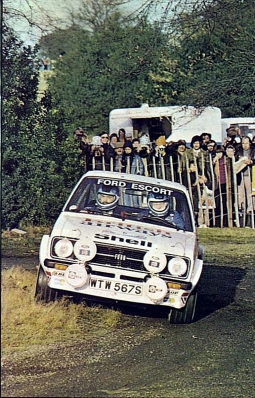 Björn Waldegard - Hans Thorszelius
26º Lombard RAC Rally 1977. Ford Escort RS1800 MKII (WTW 567S). Clasificado 1º.

Del 20 al 24 de Noviembre, London, York, Inglaterra.
Superficie: tierra - asfalto.

El Rally tenia un total de 3069 km de los que 674.45 km divididos en 69 tramos eran especiales, (2 de ellas fueron canceladas SS54 Cardrona de 9,66 Km y SS56 Elibank de 6,44 Km).

Tomaron la salida 182 equipos, finalizaron 67.@
Palabras clave: ;Hans_Thorszelius;Ford;Escort;RS;MKII;Gran_Bretaña;1977;Lombard_RAC_Rally;Inglaterra
