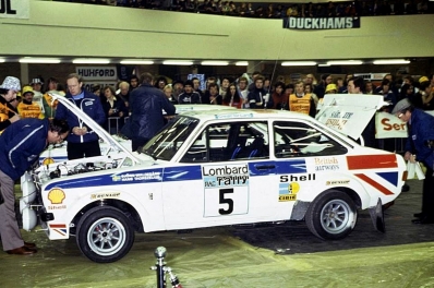 Björn Waldegard - Hans Thorszelius
26º Lombard RAC Rally 1977. Ford Escort RS1800 MKII (WTW 567S). Clasificado 1º.

Del 20 al 24 de Noviembre, London, York, Inglaterra.
Superficie: tierra - asfalto.

El Rally tenia un total de 3069 km de los que 674.45 km divididos en 69 tramos eran especiales, (2 de ellas fueron canceladas SS54 Cardrona de 9,66 Km y SS56 Elibank de 6,44 Km).

Tomaron la salida 182 equipos, finalizaron 67.@
Palabras clave: ;Hans_Thorszelius;Ford;Escort;RS;MKII;Gran_Bretaña;1977;Lombard_RAC_Rally;Inglaterra