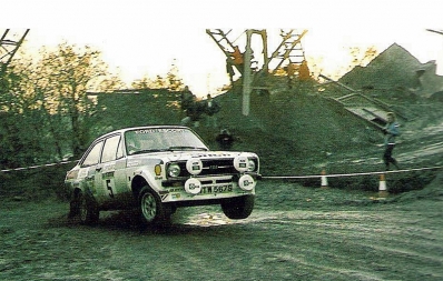 Björn Waldegard - Hans Thorszelius
26º Lombard RAC Rally 1977. Ford Escort RS1800 MKII (WTW 567S). Clasificado 1º.

Del 20 al 24 de Noviembre, London, York, Inglaterra.
Superficie: tierra - asfalto.

El Rally tenia un total de 3069 km de los que 674.45 km divididos en 69 tramos eran especiales, (2 de ellas fueron canceladas SS54 Cardrona de 9,66 Km y SS56 Elibank de 6,44 Km).

Tomaron la salida 182 equipos, finalizaron 67.@
Palabras clave: ;Hans_Thorszelius;Ford;Escort;RS;MKII;Gran_Bretaña;1977;Lombard_RAC_Rally;Inglaterra