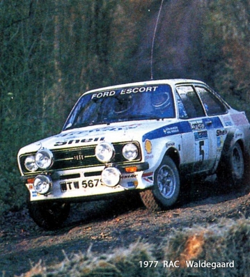 Björn Waldegard - Hans Thorszelius
26º Lombard RAC Rally 1977. Ford Escort RS1800 MKII (WTW 567S). Clasificado 1º.

Del 20 al 24 de Noviembre, London, York, Inglaterra.
Superficie: tierra - asfalto.

El Rally tenia un total de 3069 km de los que 674.45 km divididos en 69 tramos eran especiales, (2 de ellas fueron canceladas SS54 Cardrona de 9,66 Km y SS56 Elibank de 6,44 Km).

Tomaron la salida 182 equipos, finalizaron 67.@
Palabras clave: ;Hans_Thorszelius;Ford;Escort;RS;MKII;Gran_Bretaña;1977;Lombard_RAC_Rally;Inglaterra