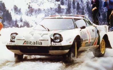 Sandro Munari - Silvio Maiga
45º Rallye Automobile de Monte-Carlo 1977. Lancia Stratos HF (TO N41648). Clasificado 1º.

Del 22 al 28 de Enero, Monte-Carlo.
Superficie: asfalto - nieve.

El Rally tenia un total de 4800 km de los que 540.50 km divididos en 27 tramos eran especiales (una de ellas fue cancelada SS2 Col de Fontbelle de 35.00 Km)

Se inscribieron 217 equipos, tomaron la salida 198, finalizaron 118 en lista, llegaron 47 en meta.@
Palabras clave: Sandro_Munari;Lancia;Stratos;Montecarlo;1977;nieve