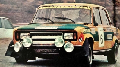 Salvador Cañellas - Jordi Sabater
25º RACE Rallye de España 1977. Seat 124D Especial 1800 (B-4597-AH). Clasificado 2º.

Del 21 al 23 de Octubre (Coef.4) Puntuable para el Campeonato de Europa de Rallyes para conductores, Jarama, Madrid, España.
Superficie: asfalto - tierra.

El Rally tenia un total de 1343.20 Km de los que 407.70 Km divididos en 27 tramos eran especiales (3 de ellos fueron cancelados SS7 Puerto de Cotos, SS18 El Pontón y SS22 La Quesera).

Se inscribieron 66 equipos, tomaron la salida 45, finalizaron 17.@
Palabras clave: Salvador_Cañellas;Seat;Race;1977;España;Spain