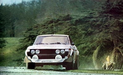 Hannu Mikkola - Arne Hertz
26º Lombard RAC Rally 1977. Toyota Celica RA21 (BYC-885). Clasificado 2º.

Del 20 al 24 de Noviembre, London, York, Inglaterra.
Superficie: tierra - asfalto.

El Rally tenia un total de 3069 km de los que 674.45 km divididos en 69 tramos eran especiales, (2 de ellas fueron canceladas SS54 Cardrona de 9,66 Km y SS56 Elibank de 6,44 Km).

Tomaron la salida 182 equipos, finalizaron 67.@
Palabras clave: ;Toyota;Celica;Gran_Bretaña;1977;RAC_Rally;Inglaterra