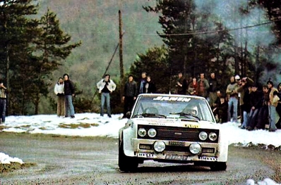 Jean-Claude Andruet -Michèle Espinos-Petit (Biche)
45º Rallye Automobile de Monte-Carlo 1977. Fiat 131 Abarth (TO P09981) Clasificado 2º.

Del 22 al 28 de Enero, Monte-Carlo .
Superficie: asfalto - nieve.

El Rally tenia un total de 4800 km de los que 540.50 km divididos en 27 tramos eran especiales (una de ellas fue cancelada SS2 Col de Fontbelle de 35.00 Km).

Se inscribieron 217 equipos, tomaron la salida 198, finalizaron 118 en lista, llegaron 47 en meta.@
Palabras clave: ;Michèle_Espinosi-Petit;Fiat;Abarth;Montecarlo;1977