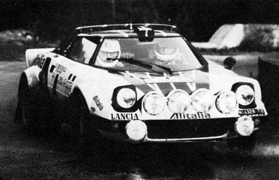 Raffaele (Lele) Pinto - Arnaldo Bernacchini
21º Tour de Corse 1977. Lancia Stratos HF (TO N14328). Clasificado 2º.

Del 5 al 6 de Noviembre, Ajaccio, Córcega, Francia.
Superficie: asfalto.

El Rally tenia un total de 1350 km de los que 645.80 km divididos en 13 tramos eran especiales.

1ª ETAPA
SS1 Tavera - Bastelica 17.10 km
SS2 Coti - Chiavari 14.80 km
SS3 Acqua d'Oria - Stiliccione 16.50 km
SS4 Muratello - Orone 21.60 kM
SS5 Quenza - Prunelli 131.30 km
SS6 Kamiesh - Zonza 38.50 km
SS7 Olivese - Bains de Guitera 10.10 km
Total etapal 249.90 km

2ª ETAPA
SS8 Palneca - Ghisoni 34.70 km
SS9 St Antoine - Pont St Laurent 97.60 km
SS10 Ponte Nuovo - Teddia 97.40 km
SS11 Talasani - La Porta 24.90 km
SS12 Casta - Pietra Moneta 17.00 km
SS13 Calvi - Vico 124.30 km

Total etapal 395.90 km
Total evento 645.80 km

Se inscribieron 134 equipos, tomaron la salida 120, finalizaron 32.
@
Palabras clave: Raffaele_Pinto;Lancia;Stratos;Corcega;Corse;1977