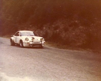 Bernard Béguin - Willy Huret
20º Critérium des Cévennes 1977. Porsche 911 Carrera 3.0 (5396 EJ 93). Clasificado 2º.

Del 13 al 14 de Noviembre, Francia.
Superficie: asfalto.

El Rally tenia un total de 395.50 km cronometrados divididos en 16 tramos especiales.

Tomaron la salida 220 equipos, finalizaron 100.@
Palabras clave: Bernard_Beguin;Willy_Huret;Criterium_Cevennes;Porsche;Carrera;1977