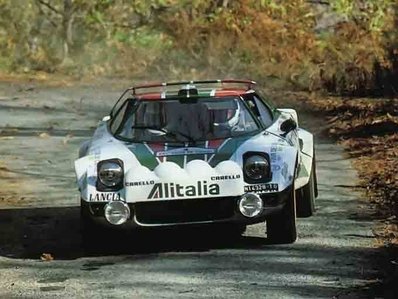 Raffaele (Lele) Pinto - Arnaldo Bernacchini
21º Tour de Corse 1977. Lancia Stratos HF (TO N14328). Clasificado 2º.

Del 5 al 6 de Noviembre, Ajaccio, Córcega, Francia.
Superficie: asfalto.

El Rally tenia un total de 1350 km de los que 645.80 km divididos en 13 tramos eran especiales.

1ª ETAPA
SS1 Tavera - Bastelica 17.10 km
SS2 Coti - Chiavari 14.80 km
SS3 Acqua d'Oria - Stiliccione 16.50 km
SS4 Muratello - Orone 21.60 kM
SS5 Quenza - Prunelli 131.30 km
SS6 Kamiesh - Zonza 38.50 km
SS7 Olivese - Bains de Guitera 10.10 km
Total etapal 249.90 km

2ª ETAPA
SS8 Palneca - Ghisoni 34.70 km
SS9 St Antoine - Pont St Laurent 97.60 km
SS10 Ponte Nuovo - Teddia 97.40 km
SS11 Talasani - La Porta 24.90 km
SS12 Casta - Pietra Moneta 17.00 km
SS13 Calvi - Vico 124.30 km

Total etapal 395.90 km
Total evento 645.80 km

Se inscribieron 134 equipos, tomaron la salida 120, finalizaron 32.
@
Palabras clave: Raffaele_Pinto;Arnaldo_Bernacchini;Lancia;Stratos;Còrcega;1977;Corse