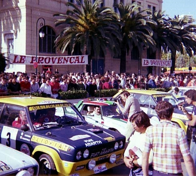 21º Tour de Corse 1977
Parque Cerrado

3# Fiat 131 Abarth (TO R19731) de Fulvio Bacchelli - Bruno Scabini, clasificado 3º.

Del 5 al 6 de Noviembre, Ajaccio, Córcega; Francia.
Superficie: asfalto.

El Rally tenia un total de 1350 km de los que 645.80 km divididos en 13 tramos eran especiales.

1ª ETAPA
SS1 Tavera - Bastelica 17.10 km
SS2 Coti - Chiavari 14.80 km
SS3 Acqua d'Oria - Stiliccione 16.50 km
SS4 Muratello - Orone 21.60 kM
SS5 Quenza - Prunelli 131.30 km
SS6 Kamiesh - Zonza 38.50 km
SS7 Olivese - Bains de Guitera 10.10 km
Total etapal 249.90 km

2ª ETAPA
SS8 Palneca - Ghisoni 34.70 km
SS9 St Antoine - Pont St Laurent 97.60 km
SS10 Ponte Nuovo - Teddia 97.40 km
SS11 Talasani - La Porta 24.90 km
SS12 Casta - Pietra Moneta 17.00 km
SS13 Calvi - Vico 124.30 km

Total etapal 395.90 km
Total evento 645.80 km

Se inscribieron 134 equipos, tomaron la salida 120, finalizaron 32.
@
Palabras clave: Corse;Corcega;1977;Parque_Cerrado