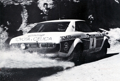 Ove Andersson - Henry Liddon
11º Rallye de Portugal Vinho do Porto 1977. Toyota Celica RA21 (BYC-884). Clasificado 3º.

Del 1 al 6 de Marzo, Estoril.
Superficie: asfalto - tierra.

El Rally tenia un total de 2458 km de los que 580 km divididos en 46 tramos eran especiales, (2 de ellas fueron canceladas SS18 Sao Lourenco da Montaria de 27 Km y SS 24 Carvalhas de 6 Km).

Tomaron la salida 103 equipos, finalizaron 27.@
Palabras clave: Ove_Andersson;Toyota;Celica;1977;Portugal