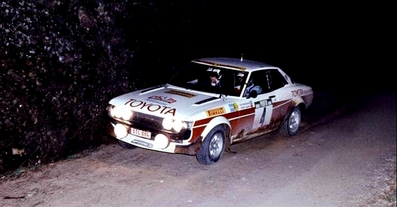 Ove Andersson - Henry Liddon
11º Rallye de Portugal Vinho do Porto 1977. Toyota Celica RA21 (BYC-884). Clasificado 3º.

Del 1 al 6 de Marzo, Estoril.
Superficie: asfalto - tierra.

El Rally tenia un total de 2458 km de los que 580 km divididos en 46 tramos eran especiales, (2 de ellas fueron canceladas SS18 Sao Lourenco da Montaria de 27 Km y SS 24 Carvalhas de 6 Km).

Tomaron la salida 103 equipos, finalizaron 27.@
Palabras clave: Ove_Andersson;Toyota;Celica;1977;Portugal