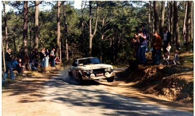 Ove Andersson - Henry Liddon
11º Rallye de Portugal Vinho do Porto 1977. Toyota Celica RA21 (BYC-884). Clasificado 3º.

Del 1 al 6 de Marzo, Estoril.
Superficie: asfalto - tierra.

El Rally tenia un total de 2458 km de los que 580 km divididos en 46 tramos eran especiales, (2 de ellas fueron canceladas SS18 Sao Lourenco da Montaria de 27 Km y SS 24 Carvalhas de 6 Km).

Tomaron la salida 103 equipos, finalizaron 27.@
Palabras clave: Ove_Andersson;Toyota;Celica;1977;Portugal