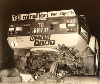 Asistencia en el 21º Tour de Corse 1977
3# Fiat 131 Abarth (TO R19731) de Fulvio Bacchelli - Bruno Scabini, clasificado 3º.

Del 5 al 6 de Noviembre, Ajaccio, Córcega; Francia.
Superficie: asfalto.

El Rally tenia un total de 1350 km de los que 645.80 km divididos en 13 tramos eran especiales.

1ª ETAPA
SS1 Tavera - Bastelica 17.10 km
SS2 Coti - Chiavari 14.80 km
SS3 Acqua d'Oria - Stiliccione 16.50 km
SS4 Muratello - Orone 21.60 kM
SS5 Quenza - Prunelli 131.30 km
SS6 Kamiesh - Zonza 38.50 km
SS7 Olivese - Bains de Guitera 10.10 km
Total etapal 249.90 km

2ª ETAPA
SS8 Palneca - Ghisoni 34.70 km
SS9 St Antoine - Pont St Laurent 97.60 km
SS10 Ponte Nuovo - Teddia 97.40 km
SS11 Talasani - La Porta 24.90 km
SS12 Casta - Pietra Moneta 17.00 km
SS13 Calvi - Vico 124.30 km

Total etapal 395.90 km
Total evento 645.80 km

Se inscribieron 134 equipos, tomaron la salida 120, finalizaron 32.
@
Palabras clave: Fiat;Abarth;Corcega;1977;Asistencias;Corse