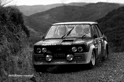 Markku Alen - Ilkka Kivimaki
8º South Pacific Rally - New Zealand 1977. Fiat 131 Abarth. Clasificado 3º.

Del 1 al 7 de Mayo, Wellington, Auckland, Nueva Zelanda.

El Rally tenia un total de 3841.36 Km de los que 2211.06 Km divididos en 74 tramos eran especiales.

Se inscribieron 102 equipos, tomaron la salida 100, finalizaron 35.@
Palabras clave: Markku_Alen;Fiat;Abarth;Nueva_Zelanda;1977