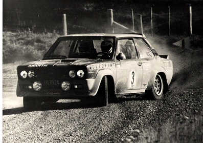 Markku Alen - Ilkka Kivimaki
8º South Pacific Rally - New Zealand 1977. Fiat 131 Abarth. Clasificado 3º.

Del 1 al 7 de Mayo, Wellington, Auckland, Nueva Zelanda.

El Rally tenia un total de 3841.36 Km de los que 2211.06 Km divididos en 74 tramos eran especiales.

Se inscribieron 102 equipos, tomaron la salida 100, finalizaron 35.@
Palabras clave: Markku_Alen;Fiat;Abarth;Nueva_Zelanda;1977
