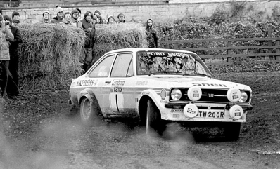 Roger Clark - Stuart Pegg
26º Lombard RAC Rally 1977. Ford Escort RS1800 MKII (STW 200R). Clasificado 4º.

Del 20 al 24 de Noviembre, London, York, Inglaterra.
Superficie: tierra - asfalto.

El Rally tenia un total de 3069 km de los que 674.45 km divididos en 69 tramos eran especiales, (2 de ellas fueron canceladas SS54 Cardrona de 9,66 Km y SS56 Elibank de 6,44 Km).

Tomaron la salida 182 equipos, finalizaron 67.@

Palabras clave: Roger_Clark;Ford;Escort;RS;MKII;Gran_Bretaña;1977;RAC_Rally;MKII;Inglaterra