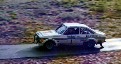 Roger Clark - Stuart Pegg
26º Lombard RAC Rally 1977. Ford Escort RS1800 MKII (STW 200R). Clasificado 4º.

Del 20 al 24 de Noviembre, London, York, Inglaterra.
Superficie: tierra - asfalto.

El Rally tenia un total de 3069 km de los que 674.45 km divididos en 69 tramos eran especiales, (2 de ellas fueron canceladas SS54 Cardrona de 9,66 Km y SS56 Elibank de 6,44 Km).

Tomaron la salida 182 equipos, finalizaron 67.@

Palabras clave: Roger_Clark;Ford;Escort;RS;MKII;Gran_Bretaña;1977;RAC_Rally;MKII;Inglaterra