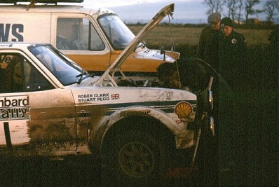 Roger Clark - Stuart Pegg
26º Lombard RAC Rally 1977. Ford Escort RS1800 MKII (STW 200R). Clasificado 4º.

Del 20 al 24 de Noviembre, London, York, Inglaterra.
Superficie: tierra - asfalto.

El Rally tenia un total de 3069 km de los que 674.45 km divididos en 69 tramos eran especiales, (2 de ellas fueron canceladas SS54 Cardrona de 9,66 Km y SS56 Elibank de 6,44 Km).

Tomaron la salida 182 equipos, finalizaron 67.@

Palabras clave: Roger_Clark;Ford;Escort;RS;MKII;Gran_Bretaña;1977;RAC_Rally;MKII;Asistencias;Inglaterra