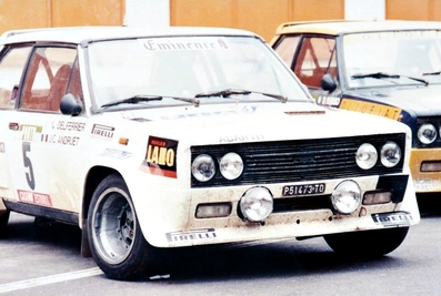 Jean-Claude Andruet - Christian Delferrier
11º Rallye de Portugal Vinho do Porto 1977. Fiat 131 Abarth (TO P51473). Clasificado 4º.

Del 1 al 6 de Marzo, Estoril.
Superficie: asfalto - tierra.

El Rally tenia un total de 2458 km de los que 580 km divididos en 46 tramos eran especiales, (2 de ellas fueron canceladas SS18 Sao Lourenco da Montaria de 27 Km y SS 24 Carvalhas de 6 Km).

Tomaron la salida 103 equipos, finalizaron 27.@
Palabras clave: ;Fiat;Abarth;Portugal;1977