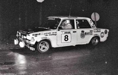 Salvador Servià i Costa - Alex Brustenga
25º RACE Rallye de España 1977. Seat 124D Especial 1800 (GE-9020-B). Clasificado 4º.

Del 21 al 23 de Octubre (Coef.4) Puntuable para el Campeonato de Europa de Rallyes para conductores, Jarama, Madrid, España.
Superficie: asfalto - tierra.

El Rally tenia un total de 1343.20 Km de los que 407.70 Km divididos en 27 tramos eran especiales (3 de ellos fueron cancelados SS7 Puerto de Cotos, SS18 El Pontón y SS22 La Quesera).

Se inscribieron 66 equipos, tomaron la salida 45, finalizaron 17.@
Palabras clave: Salvador_Servia;Seat;RACE;España;1977;Spain