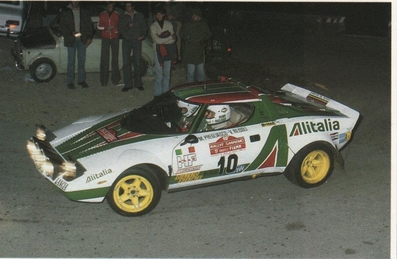 Mauro Pregliasco - Vittorio Reisoli
19º Rallye Sanremo 1977. Lancia Stratos HF. Clasificado 4º.

Del 4 al 8 de Octubre, Sanremo, Liguria, Imperia, Italia.
Superficie: asfalto.

El Rally tenia un total de 1608 km de los que 867.35 km divididos en 33 tramos eran especiales, (3 de ellas fueron canceladas SS18 Melogno 2 de 15.30 Km, SS19 Giovetti 2 de 11.50 Km y SS20 Quazzo 2 de 11.90 Km).

Tomaron la salida 133 equipos, finalizaron 38.@
Palabras clave: Mauro_Pregliasco;Lancia;Sanremo;1977