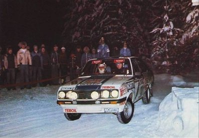 Kyösti Hämäläinen - Martin Holmes
22º Hankirally 1977. Ford Escort RS 2000. Clasificado 4º.
Tomaron la salida 70 equipos, finalizaron 45.@
Palabras clave: Hankirally;Ford;Escort;1977;Nieve