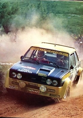 Maurizio Verini - Domenico (Ninni) Russo
11º Rallye de Portugal Vinho do Porto 1977. Fiat 131 Abarth. (TO P35972). Clasificado 5º.

Del 1 al 6 de Marzo, Estoril.
Superficie: asfalto - tierra.

El Rally tenia un total de 2458 km de los que 580 km divididos en 46 tramos, eran especiales, (2 de ellas fueron canceladas SS18 Sao Lourenco da Montaria de 27 Km y SS 24 Carvalhas de 6 Km).

Tomaron la salida 103 equipos, finalizaron 27.@
Palabras clave: Markku_Alen;Ilkka_Kivimaki;Fiat;Abarth;Portugal;1977