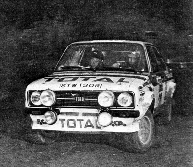 Kyosti Hamalainen - Howard Scott
26º Lombard RAC Rally 1977. Ford Escort RS 1800 MkII (STW 130R). Clasificado 6º.

Del 20 al 24 de Noviembre, London, York, Inglaterra.
Superficie: tierra - asfalto.

El Rally tenia un total de 3069 km de los que 674.45 km divididos en 69 tramos eran especiales, (2 de ellas fueron canceladas SS54 Cardrona de 9,66 Km y SS56 Elibank de 6,44 Km).

Tomaron la salida 182 equipos, finalizaron 67.@
Palabras clave: ;Ford;Escort;RS;MKII;Gran_Bretaña;1977;RAC_Rally;MKII