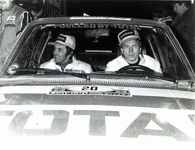 Kyosti Hamalainen - Howard Scott
26º Lombard RAC Rally 1977. Ford Escort RS 1800 MkII (STW 130R). Clasificado 6º.

Del 20 al 24 de Noviembre, London, York, Inglaterra.
Superficie: tierra - asfalto.

El Rally tenia un total de 3069 km de los que 674.45 km divididos en 69 tramos eran especiales, (2 de ellas fueron canceladas SS54 Cardrona de 9,66 Km y SS56 Elibank de 6,44 Km).

Tomaron la salida 182 equipos, finalizaron 67.@
Palabras clave: ;Ford;Escort;RS;MKII;Gran_Bretaña;1977;RAC_Rally;MKII;Personajes