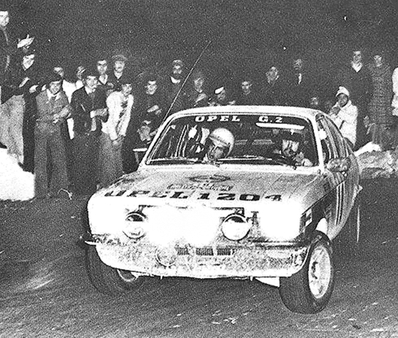 Manuel Queirós Pereira (Mêquêpê) - Miguel Vilar
11º Rallye de Portugal Vinho do Porto 1977. Opel Kadett GT/E. (252 Z-4592). Clasificado 6º.

Del 1 al 6 de Marzo, Estoril.
Superficie: asfalto - tierra.

El Rally tenia un total de 2458 km de los que 580 km divididos en 46 tramos, eran especiales, (2 de ellas fueron canceladas SS18 Sao Lourenco da Montaria de 27 Km y SS 24 Carvalhas de 6 Km).

Tomaron la salida 103 equipos, finalizaron 27.@
Palabras clave: Opel;Kadett;GT/E;Portugal;1977
