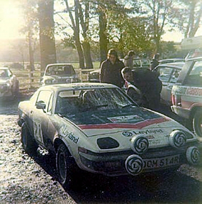 Anthony (Tony) Pond - Fred Gallagher
26º Lombard RAC Rally 1977. Triumph TR7 (OOM 514R). Clasificado 8º.

Del 20 al 24 de Noviembre, London, York, Inglaterra.
Superficie: tierra - asfalto.

El Rally tenia un total de 3069 km de los que 674.45 km divididos en 69 tramos eran especiales, (2 de ellas fueron canceladas SS54 Cardrona de 9,66 Km y SS56 Elibank de 6,44 Km).

Tomaron la salida 182 equipos, finalizaron 67.@
Palabras clave: Tony_Pond;Triumph;TR7;Gran_Bretaña;1977;RAC_Rally;Inglaterra