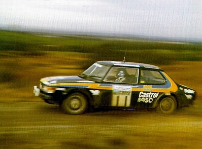 Per Eklund - Bjorn Cederberg
26º Lombard RAC Rally 1977. Saab 99 EMS (HGF 641). Clasificado 9º.

Del 20 al 24 de Noviembre, London, York, Inglaterra.
Superficie: tierra - asfalto.

El Rally tenia un total de 3069 km de los que 674.45 km divididos en 69 tramos eran especiales, (2 de ellas fueron canceladas SS54 Cardrona de 9,66 Km y SS56 Elibank de 6,44 Km).

Tomaron la salida 182 equipos, finalizaron 67.@
Palabras clave: ;Saab;Gran_Bretaña;1977;RAC_Rally;Inglaterra