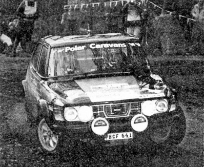 Per Eklund - Bjorn Cederberg
26º Lombard RAC Rally 1977. Saab 99 EMS (HGF 641). Clasificado 9º.

Del 20 al 24 de Noviembre, London, York, Inglaterra.
Superficie: tierra - asfalto.

El Rally tenia un total de 3069 km de los que 674.45 km divididos en 69 tramos eran especiales, (2 de ellas fueron canceladas SS54 Cardrona de 9,66 Km y SS56 Elibank de 6,44 Km).

Tomaron la salida 182 equipos, finalizaron 67.@
Palabras clave: ;Saab;Gran_Bretaña;1977;RAC_Rally;Inglaterra