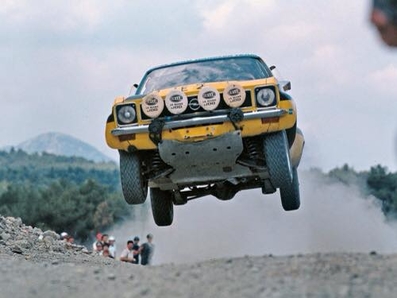 Ioannis (Johnny) Pesmazoglou - Haris Kaltsounis
24º Acropolis Rally 1977. Opel Ascona 1.9 SR (GG-DT 710). Clasificado 9º.

Del 28 de Mayo al 3 de Junio, Atenas, Grecia.
Superficie: tierra.

El Rally tenia un total de 2760 km de los que 763.08 km divididos en 52 tramos eran especiales (tres de ellos fueron cancelados SS1 Dhekelia 1 de 13,40 km, SS16 Elati de 27.07 km y SS33 Dhekelia 2 de 13.40 km).

Tomaron la salida 165 equipos, finalizaron 29.@
Palabras clave: Opel;Ascona;Acropolis;Grecia;1977;