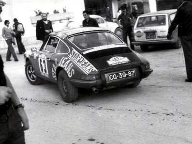 Américo da Silva Nunes - Mira Amaral
11º Rallye de Portugal Vinho do Porto 1977. Porsche 911 S 2.4. (CG-39-87). Clasificado 9º.

Del 1 al 6 de Marzo, Estoril.
Superficie: asfalto - tierra.

El Rally tenia un total de 2458 km de los que 580 km divididos en 46 tramos eran especiales, (2 de ellas fueron canceladas SS18 Sao Lourenco da Montaria de 27 Km y SS 24 Carvalhas de 6 Km).

Tomaron la salida 103 equipos, finalizaron 27.@
Palabras clave: ;Porsche;Portugal;1977