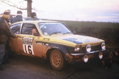 Bror Danielsson - Mike Broad
26º Lombard RAC Rally 1977. Opel Kadett GT/E 16V (VCP 223R). Clasificado 10º.

Del 20 al 24 de Noviembre, London, York, Inglaterra.
Superficie: tierra - asfalto.

El Rally tenia un total de 3069 km de los que 674.45 km divididos en 69 tramos eran especiales, (2 de ellas fueron canceladas SS54 Cardrona de 9,66 Km y SS56 Elibank de 6,44 Km).

Tomaron la salida 182 equipos, finalizaron 67.@
Palabras clave: Opel;Kadett;GT/E;Gran_Bretaña;1977;RAC_Rally;Inglaterra