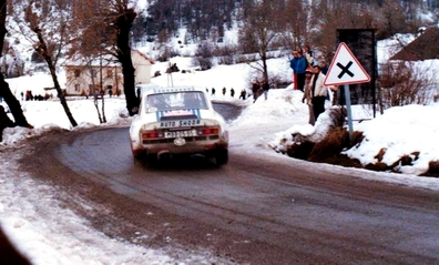 Miloslav Zapadlo - Jiri Motal
45º Rallye Automobile de Monte-Carlo 1977. Skoda 130 RS (MBB 05-95). Clasificado 15º.

Del 22 al 28 de Enero, Monte-Carlo .
Superficie: asfalto - nieve.

El Rally tenia un total de 4800 km de los que 540.50 km divididos en 27 tramos eran especiales (una de ellas fue cancelada SS2 Col de Fontbelle de 35.00 Km).

Se inscribieron 217 equipos, tomaron la salida 198, finalizaron 118 en lista, llegaron 47 en meta.@
Palabras clave: Skoda;Montecarlo;1977