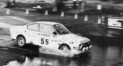 John Haugland - Robert Saunders
26º Lombard RAC Rally 1977. Skoda 130 RS. Clasificado 23º.

Del 20 al 24 de Noviembre, London, York, Inglaterra.
Superficie: tierra - asfalto.

El Rally tenia un total de 3069 km de los que 674.45 km divididos en 69 tramos eran especiales, (2 de ellas fueron canceladas SS54 Cardrona de 9,66 Km y SS56 Elibank de 6,44 Km).

Tomaron la salida 182 equipos, finalizaron 67.@
Palabras clave: Skoda;RAC_Rally;Gran_Bretaña;1977;Inglaterra