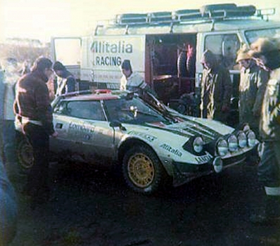 Sandro Munari - Piero Sodano
26º Lombard RAC Rally 1977. Lancia Stratos HF (TO N14328). Clasificado 25º.

Del 20 al 24 de Noviembre, London, York, Inglaterra.
Superficie: tierra - asfalto.

El Rally tenia un total de 3069 km de los que 674.45 km divididos en 69 tramos eran especiales, (2 de ellas fueron canceladas SS54 Cardrona de 9,66 Km y SS56 Elibank de 6,44 Km).

Tomaron la salida 182 equipos, finalizaron 67.@
Palabras clave: Sandro_Munari;Lancia;Stratos;RAC_Rally;Gran_Bretaña;1977;Inglaterra