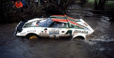 Sandro Munari - Piero Sodano
26º Lombard RAC Rally 1977. Lancia Stratos HF (TO N14328). Clasificado 25º.

Del 20 al 24 de Noviembre, London, York, Inglaterra.
Superficie: tierra - asfalto.

El Rally tenia un total de 3069 km de los que 674.45 km divididos en 69 tramos eran especiales, (2 de ellas fueron canceladas SS54 Cardrona de 9,66 Km y SS56 Elibank de 6,44 Km).

Tomaron la salida 182 equipos, finalizaron 67.@
Palabras clave: Sandro_Munari;Lancia;Stratos;RAC_Rally;Gran_Bretaña;1977;Inglaterra