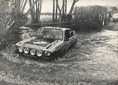 Jens-Ole Kristiansen - Marianne Pedersen
26º Lombard RAC Rally 1977. Opel Kadett GT/E (EB 34947). Clasificado 34º.

Del 20 al 24 de Noviembre, London, York, Inglaterra.
Superficie: tierra - asfalto.

El Rally tenia un total de 3069 km de los que 674.45 km divididos en 69 tramos eran especiales, (2 de ellas fueron canceladas SS54 Cardrona de 9,66 Km y SS56 Elibank de 6,44 Km).

Tomaron la salida 182 equipos, finalizaron 67.@
Palabras clave: Opel;Kadett;GT/E;Gran_Bretaña;1977;RAC_Rally;Inglaterra
